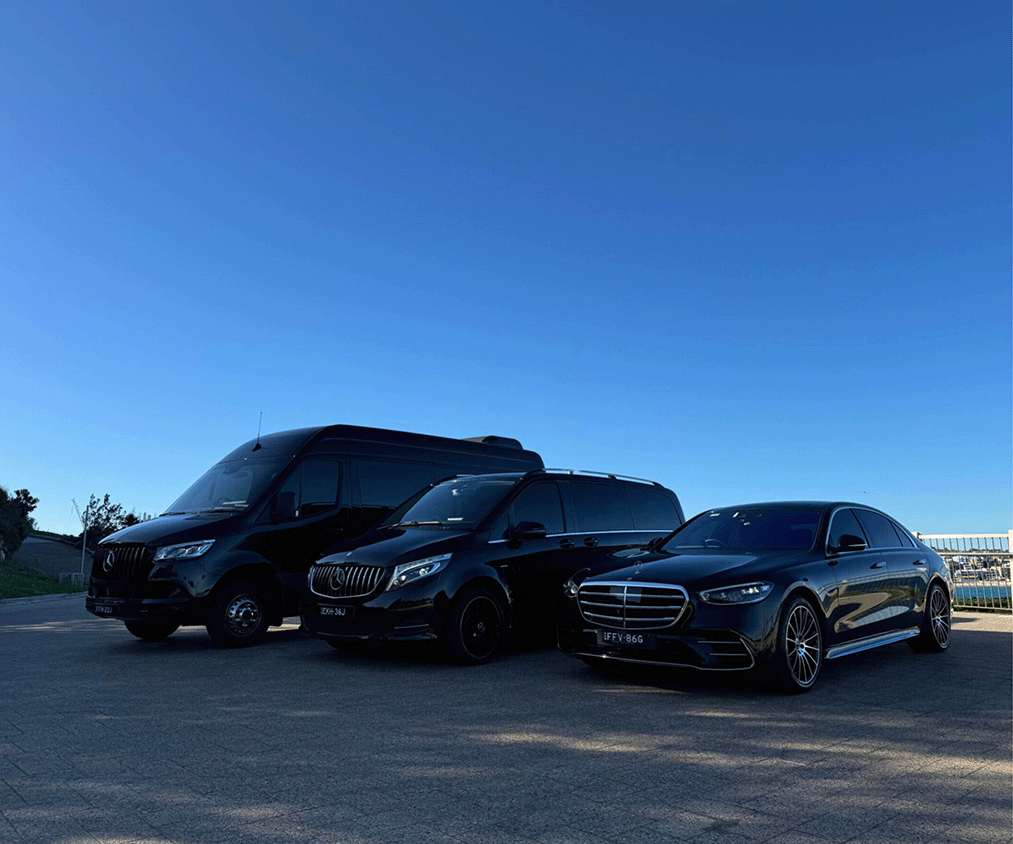 sclasscaroussel-1-scaled-e1754029185968 S-Class Right